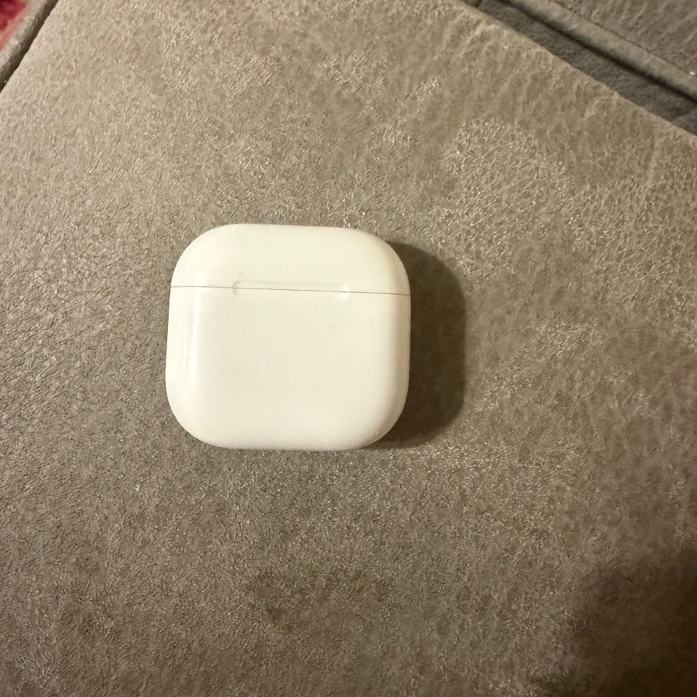 Apple White Earbuds Charging Case